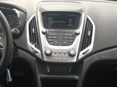 Used 2017 GMC Terrain SLE image 28