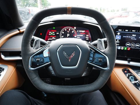 Used 2022 Chevrolet Corvette Stingray Preferred Cpe w/ Z51 Performance Package RWD image 17