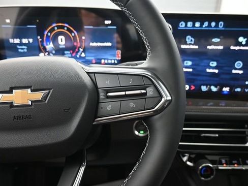 New 2026 Chevrolet Traverse High Country w/ LPO, Floor Liner Package FWD image 17