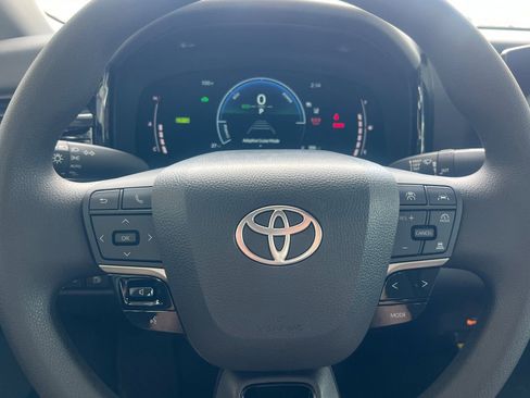 Used 2025 Toyota Camry LE FWD image 19