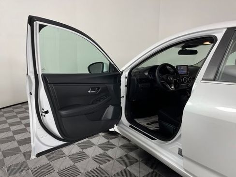 Used 2023 Nissan Sentra SV FWD image 18