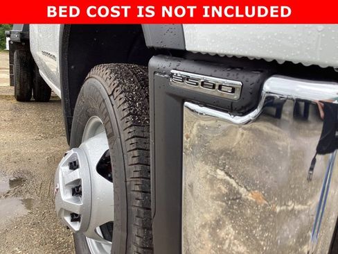 New 2025 GMC Sierra 3500 Pro w/ Convenience Package image 9