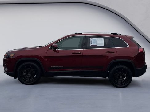 Used 2019 Jeep Cherokee Latitude w/ Popular Appearance Group FWD image 2