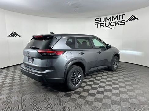 Used 2024 Nissan Rogue S AWD/4WD image 5