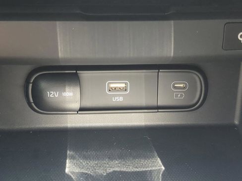 Certified 2025 Kia Seltos EX FWD image 17