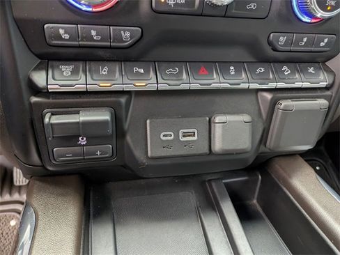 Used 2023 GMC Sierra 3500 Denali w/ Denali Black Diamond Edition image 29