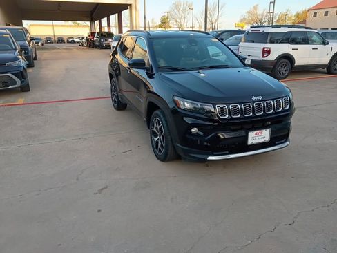 Used 2025 Jeep Compass Limited image 6
