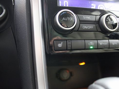 Used 2020 Subaru Ascent Premium w/ Convenience Package image 41