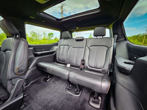 New 2026 Jeep Grand Wagoneer 4WD image 33
