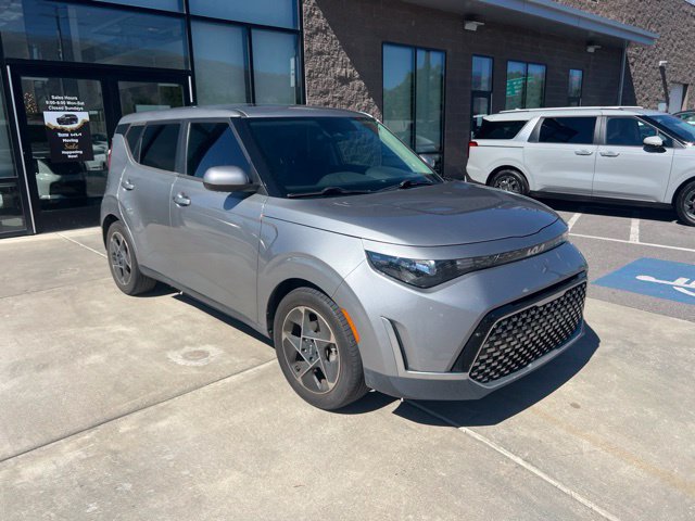 Used 2023 Kia Soul EX FWD image 2
