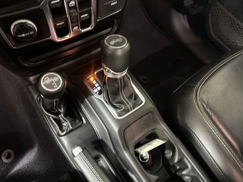 Used 2022 Jeep Wrangler Unlimited Sahara w/ Cold Weather Group image 20