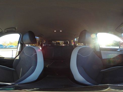 Used 2025 Volkswagen Taos SE image 37