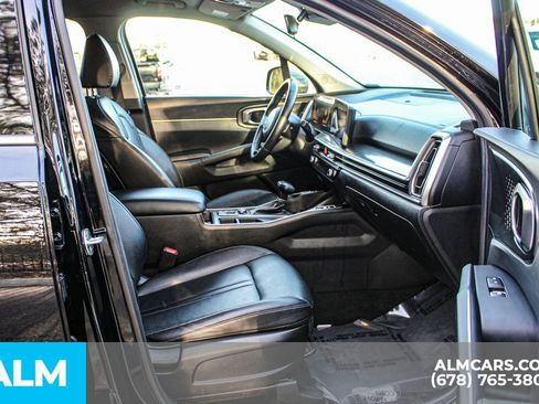 Used 2024 Kia Sorento S image 23