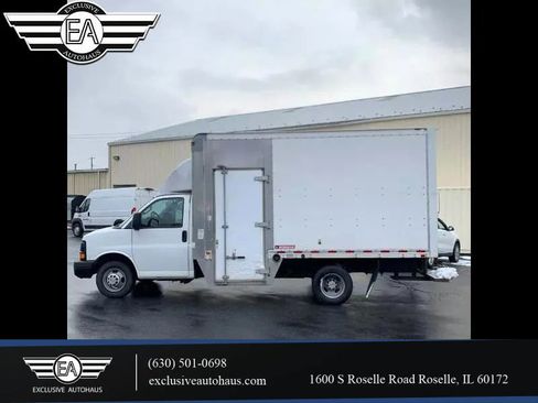 Used 2016 Chevrolet Express 3500 image 1