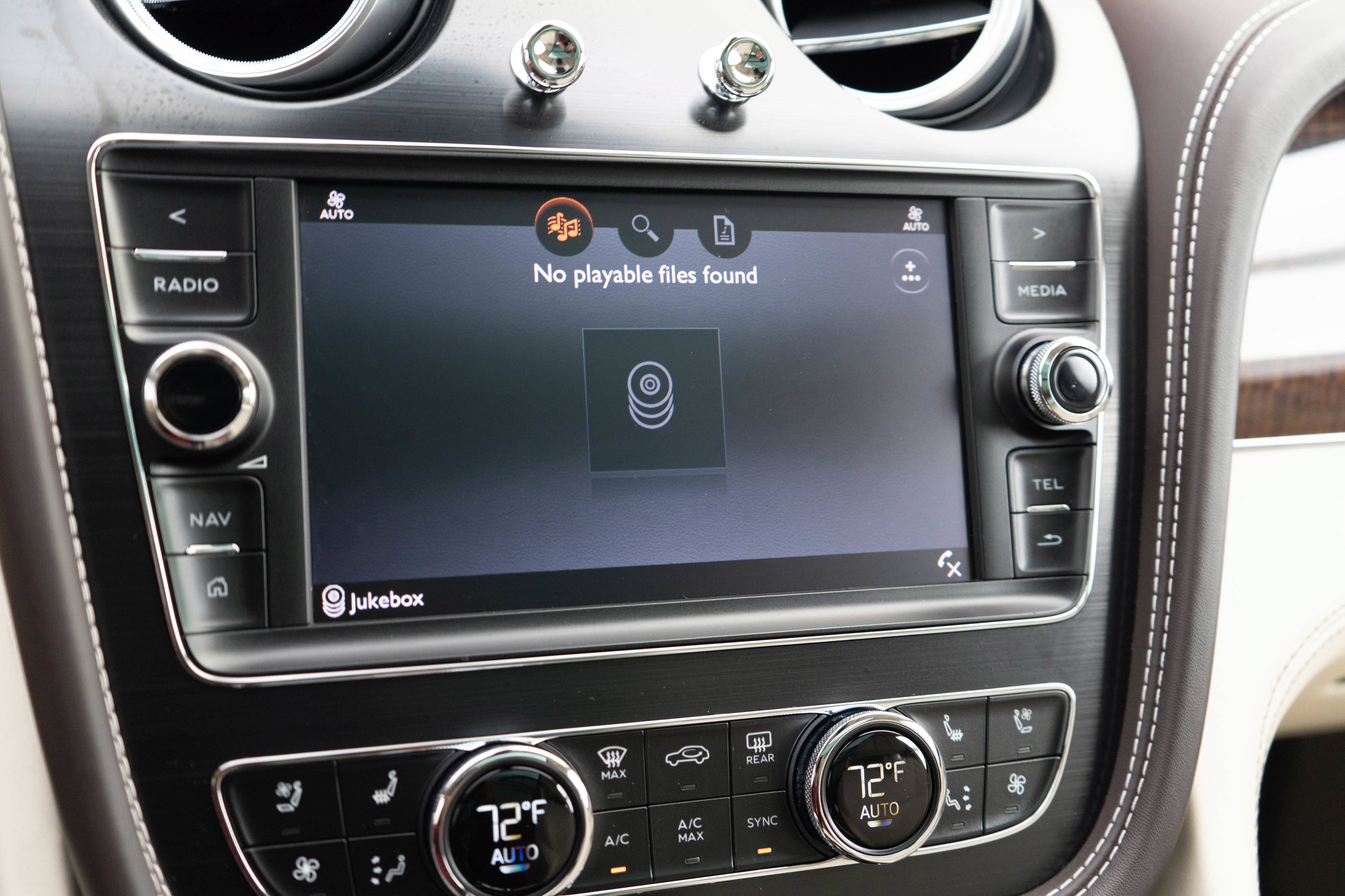 Used 2017 Bentley Bentayga AWD/4WD image 21
