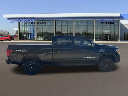 Used 2016 Nissan Titan PRO-4X w/ Pro-4x Convenience Package AWD/4WD image 10