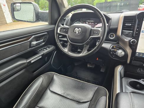 Used 2022 RAM 1500 Laramie AWD/4WD image 9