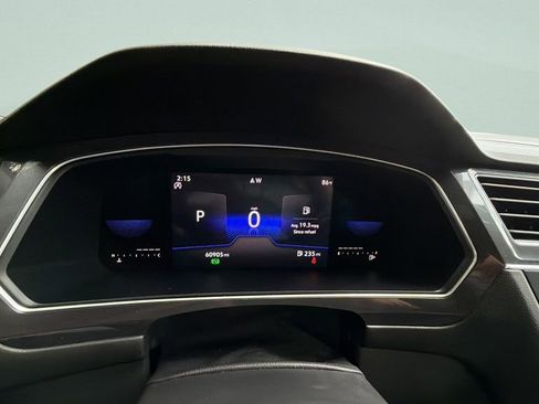Certified 2022 Volkswagen Tiguan SE R-Line FWD image 27