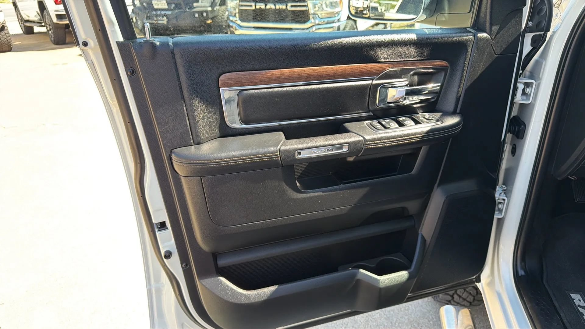 Used 2016 RAM 3500 Laramie w/ Protection Group AWD/4WD image 9