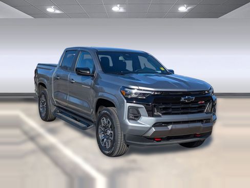 Used 2024 Chevrolet Colorado Z71 w/ Z71 Convenience Package 2 image 7