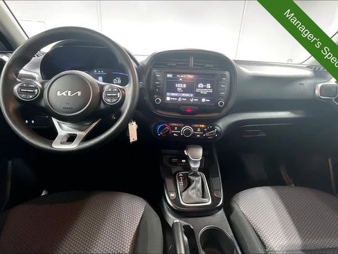 Used 2025 Kia Soul LX w/ LX Technology Package FWD image 18