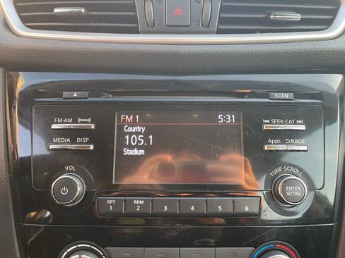 Used 2016 Nissan Rogue S FWD image 8