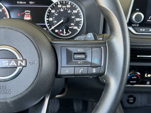 Used 2024 Nissan Rogue SV FWD image 11