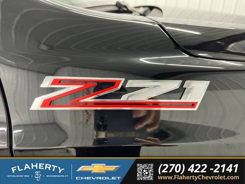 Used 2025 Chevrolet Suburban Z71 w/ Comfort Package AWD/4WD image 18