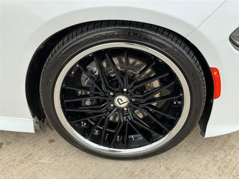 Used 2017 Dodge Charger R/T image 25