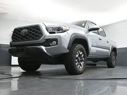 Used 2022 Toyota Tacoma TRD Off-Road w/ Technology Package AWD/4WD image 31