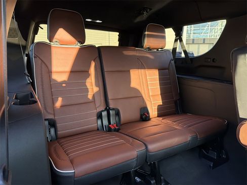 Used 2024 GMC Yukon XL Denali Ultimate image 18