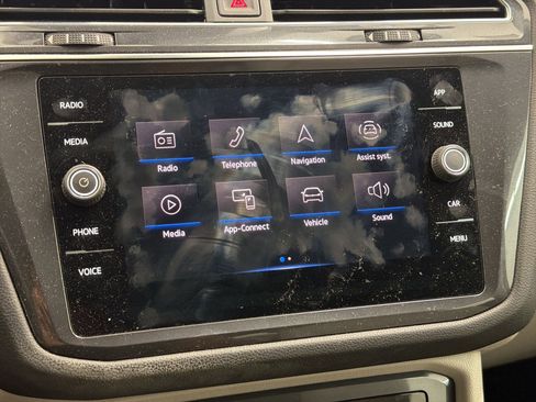 Used 2023 Volkswagen Tiguan SE image 21