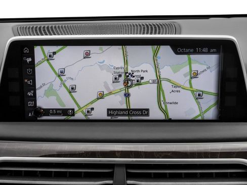 Used 2017 BMW 750i RWD image 17
