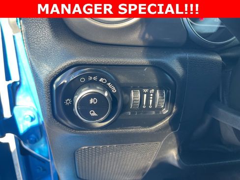 Used 2020 Jeep Gladiator Overland image 18