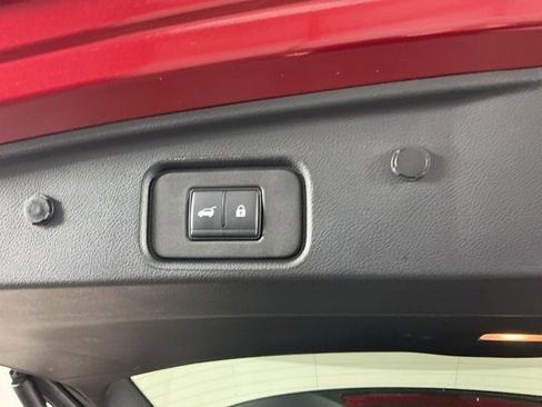 Used 2023 Nissan Pathfinder Platinum image 34