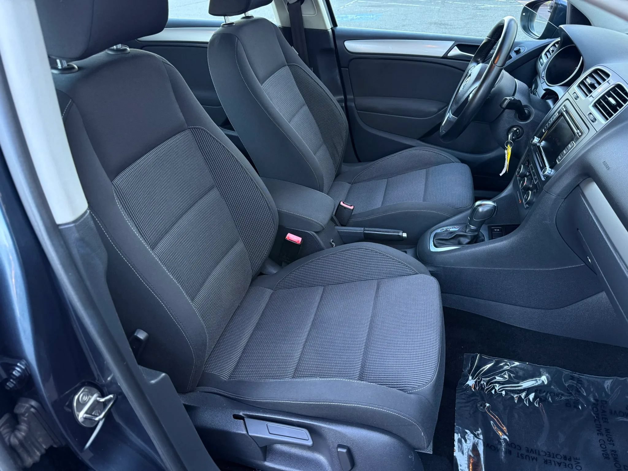 Used 2013 Volkswagen Golf 4-Door FWD image 20