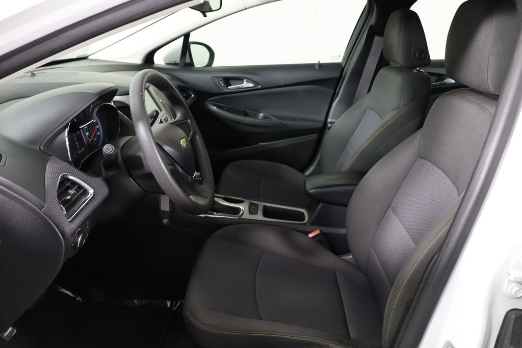 Used 2017 Chevrolet Cruze LS FWD image 11