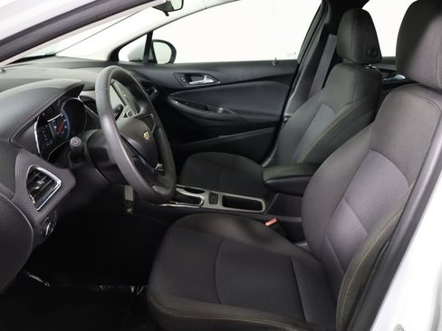 Used 2017 Chevrolet Cruze LS FWD image 11