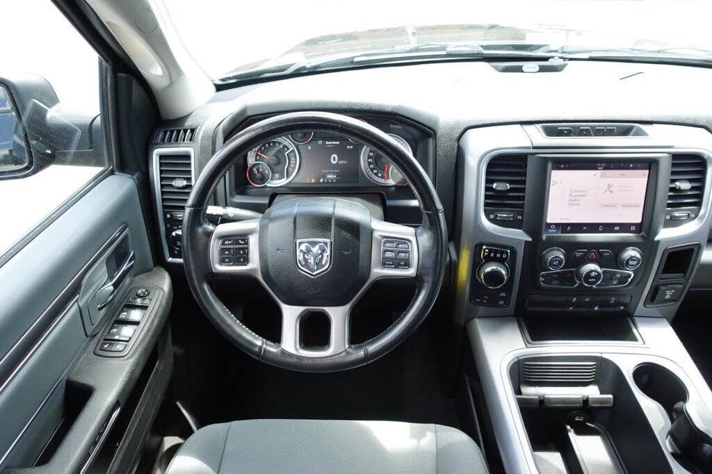 Used 2022 RAM 1500 Classic SLT w/ Electronics Convenience Group AWD/4WD image 38