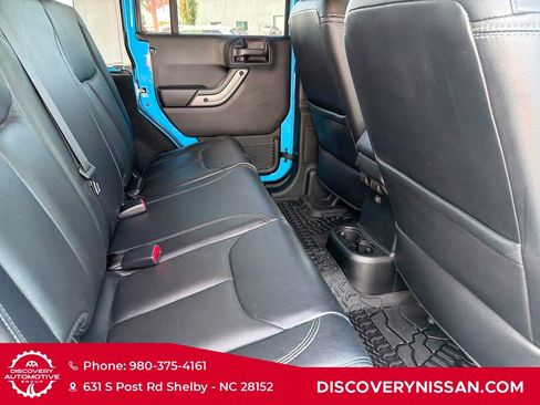 Used 2018 Jeep Wrangler Unlimited Sahara AWD/4WD image 34