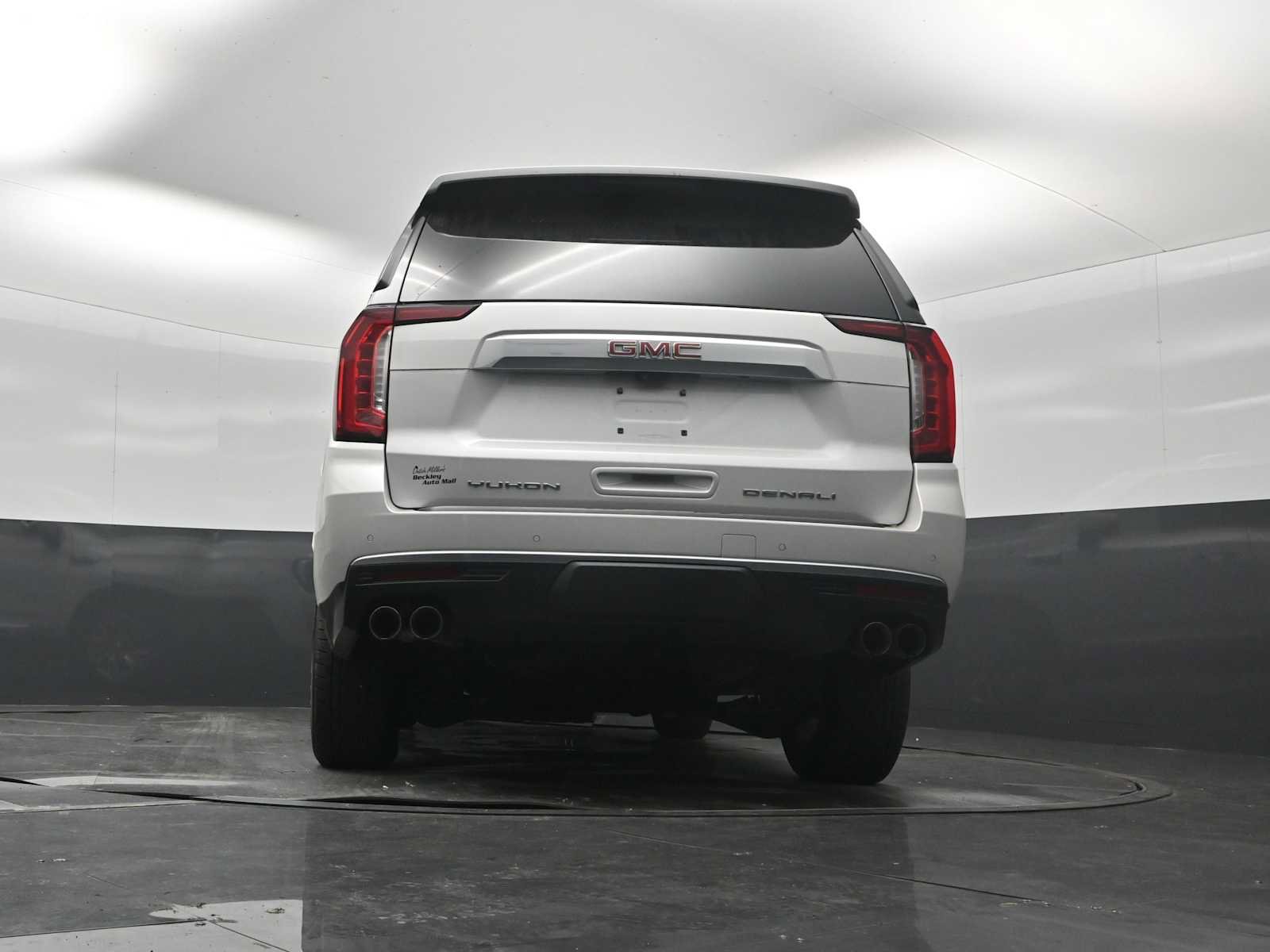 Used 2024 GMC Yukon Denali w/ Advanced Technology Package AWD/4WD image 31