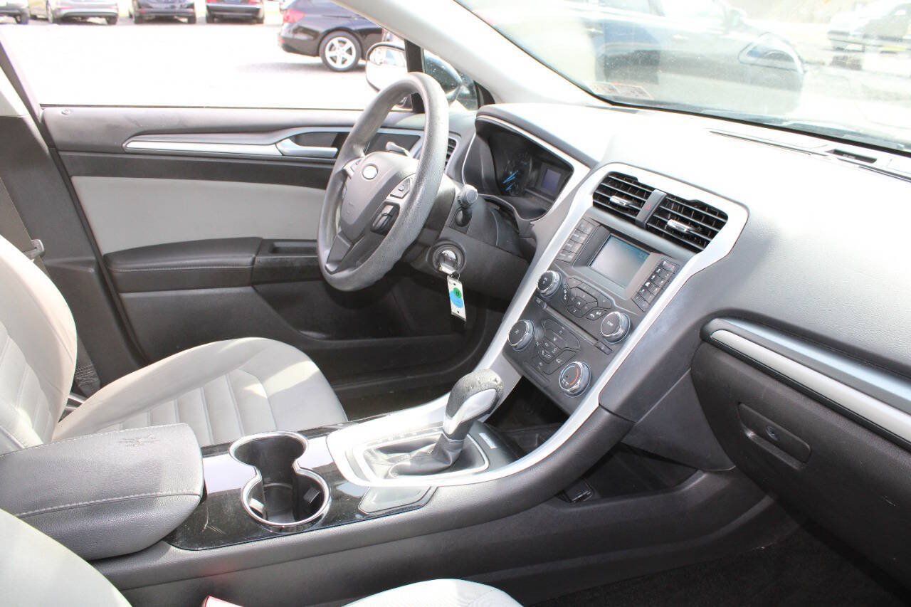 Used 2015 Ford Fusion S FWD image 12