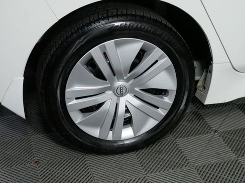Used 2025 Nissan Leaf S FWD image 11