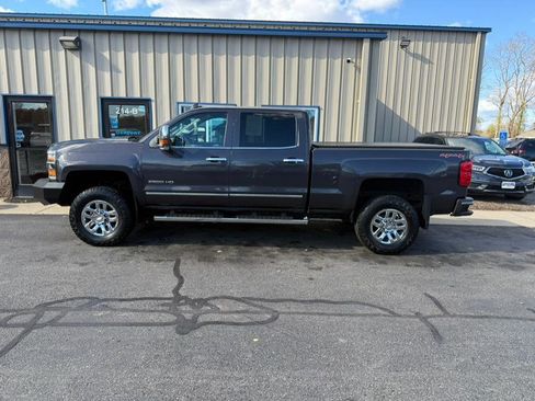 Used 2016 Chevrolet Silverado 2500 LTZ w/ LTZ Plus Package image 3
