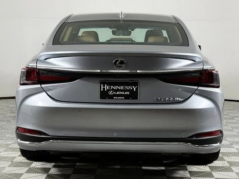 Used 2025 Lexus ES 300h w/ Technology Package FWD image 8