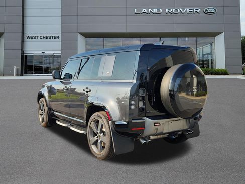 Used 2023 Land Rover Defender 110 V8 AWD/4WD image 3