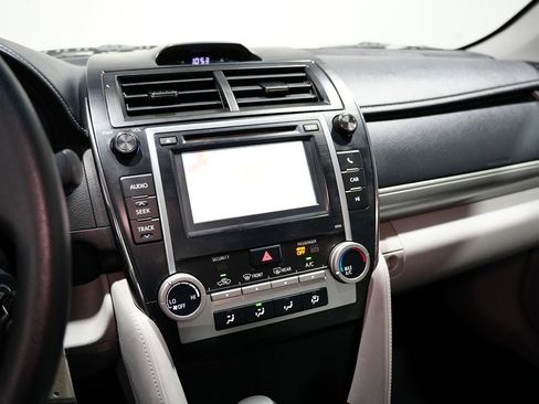 Used 2013 Toyota Camry LE image 14