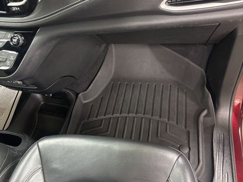 Used 2023 Chrysler Pacifica Touring-L w/ S Appearance Package FWD image 27
