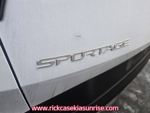 Used 2024 Kia Sportage EX FWD image 10
