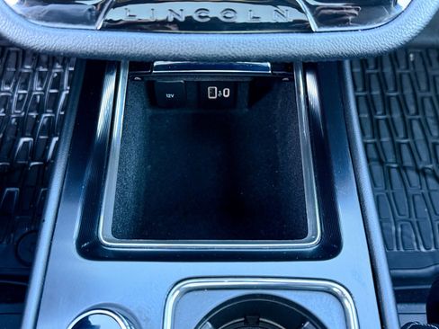 Certified 2022 Lincoln Corsair Reserve w/ Equipment Group 201A image 32